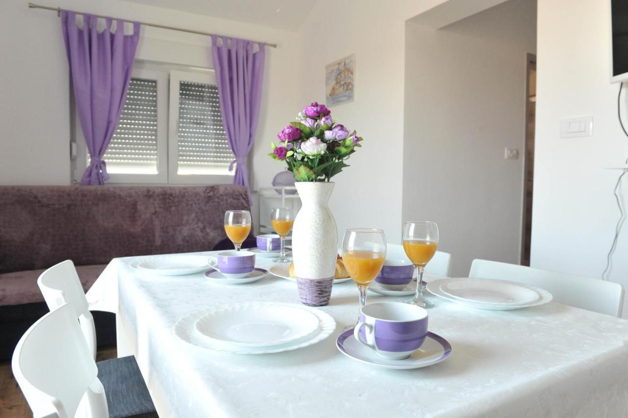 Apartmani Rebecca วีร์ ภายนอก รูปภาพ