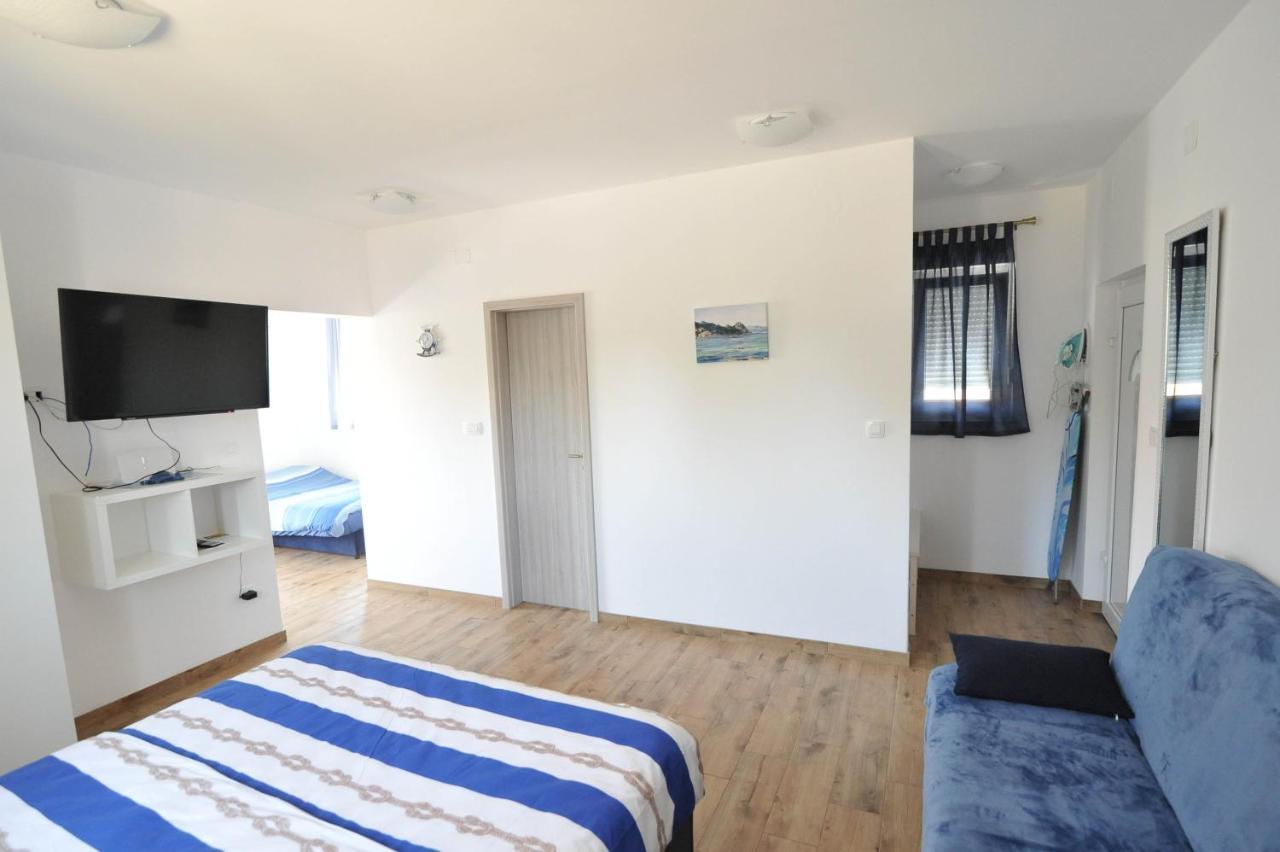 Apartmani Rebecca วีร์ ภายนอก รูปภาพ
