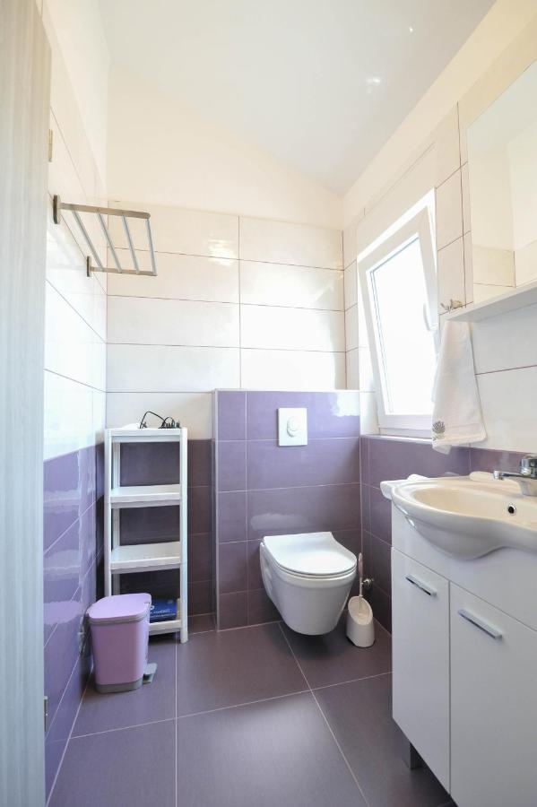 Apartmani Rebecca วีร์ ภายนอก รูปภาพ