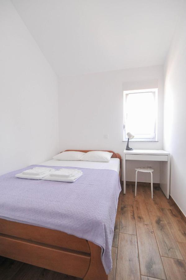 Apartmani Rebecca วีร์ ภายนอก รูปภาพ