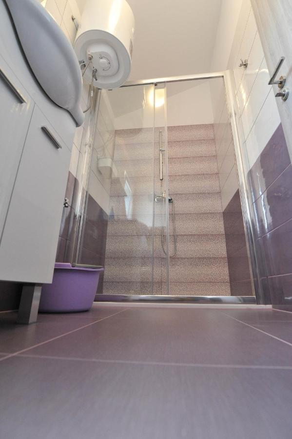Apartmani Rebecca วีร์ ภายนอก รูปภาพ
