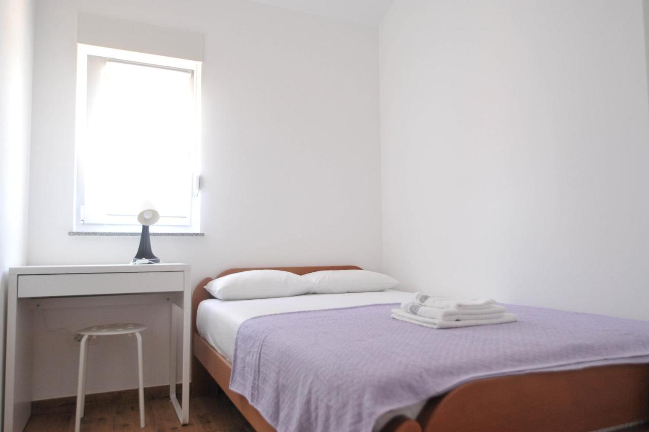 Apartmani Rebecca วีร์ ภายนอก รูปภาพ